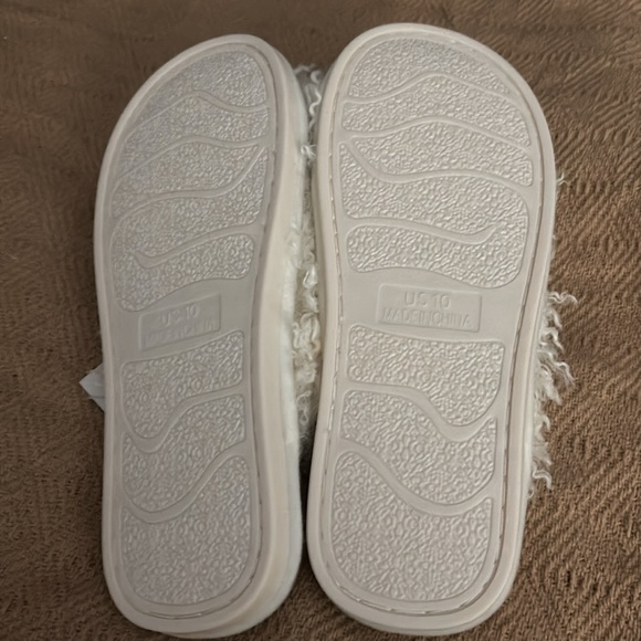 Seranoma NWT Sz 10 Fluffy and Well Made! Gift ready! - Picture 5 of 6